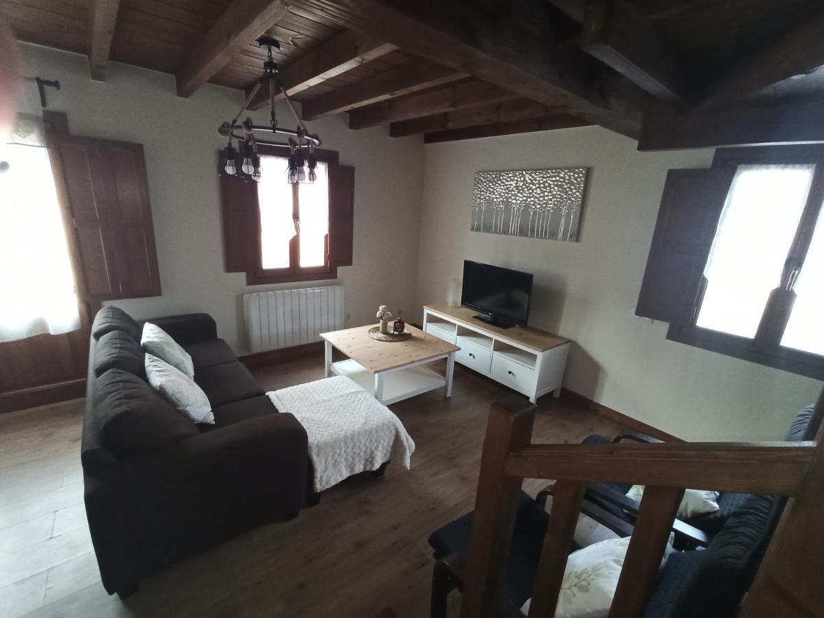 Vila Aromas De Corain Onís Exteriér fotografie