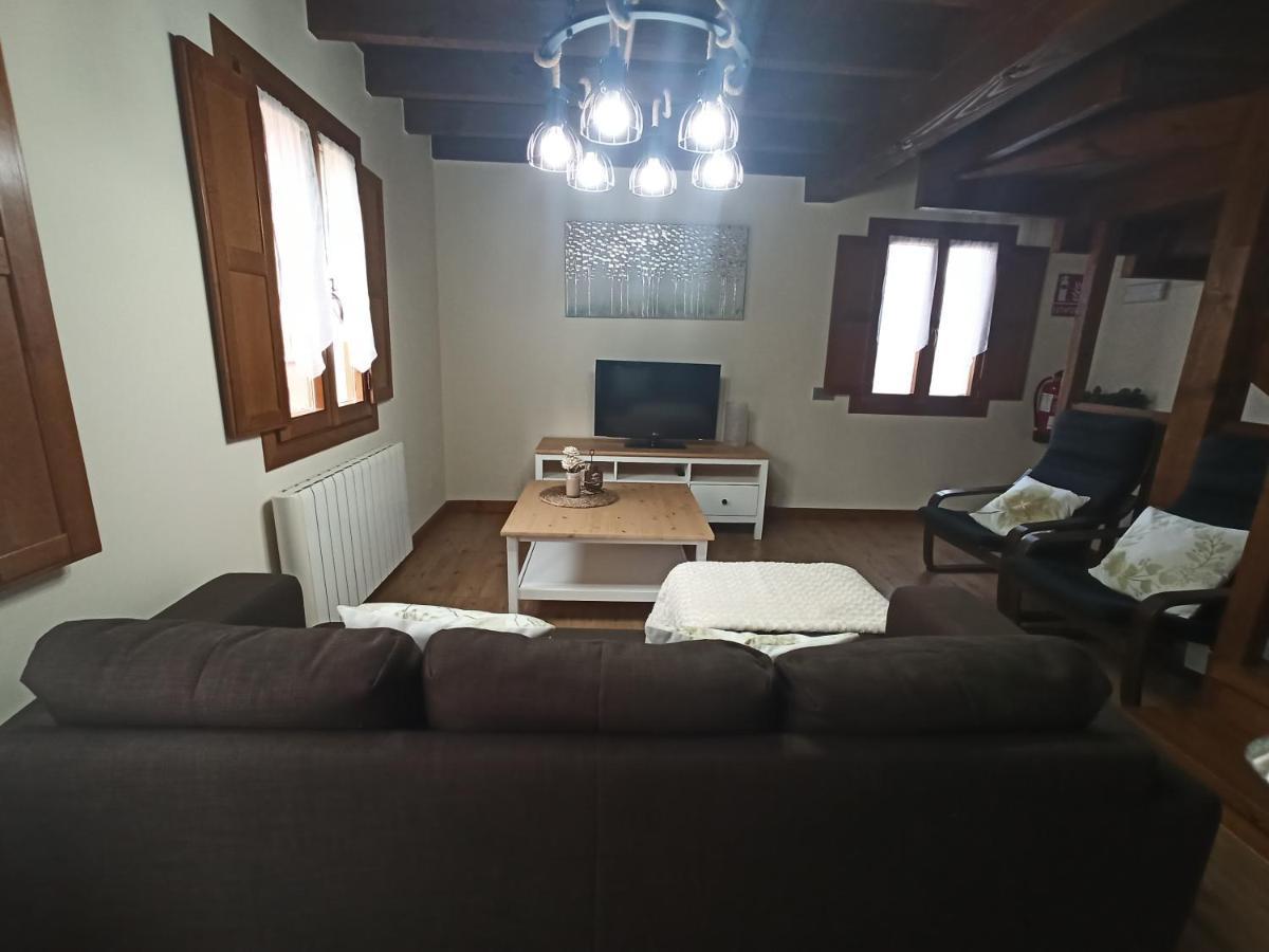Vila Aromas De Corain Onís Exteriér fotografie